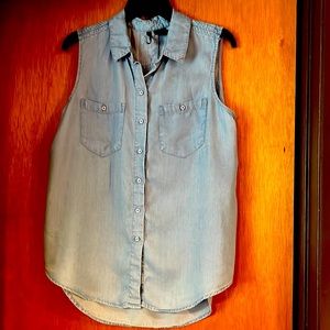 New Direction Denim Ladies Button Down Large Shirt